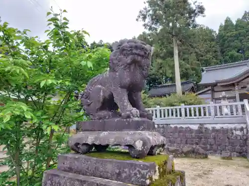伊夜比咩神社の{uncategorized: "未分類", other: "その他", undefined: "問題あり", building: "その他建物", grave: "お墓", sacred_gate: "鳥居", guardian: "狛犬", statue: "像", buddha: "仏像", history: "歴史", nature: "自然", garden: "庭園", animal: "動物", pagoda: "塔", temizu: "手水舎", mountain_gate: "山門・神門", sanctuary: "本殿・本堂", subordinate: "末社・摂社", art: "芸術", scenery: "景色", jizo: "地蔵", ema: "絵馬", goshuin: "御朱印", omikuji: "おみくじ", items: "授与品その他", amulet: "お守り", goshuincho: "御朱印帳", eats: "食事", festival: "お祭り", votive_dance: "神楽", shichigosan: "七五三参", wedding: "結婚式", experience: "体験その他", initially: "初詣", around: "周辺", anti_infection: "感染症対策"}
