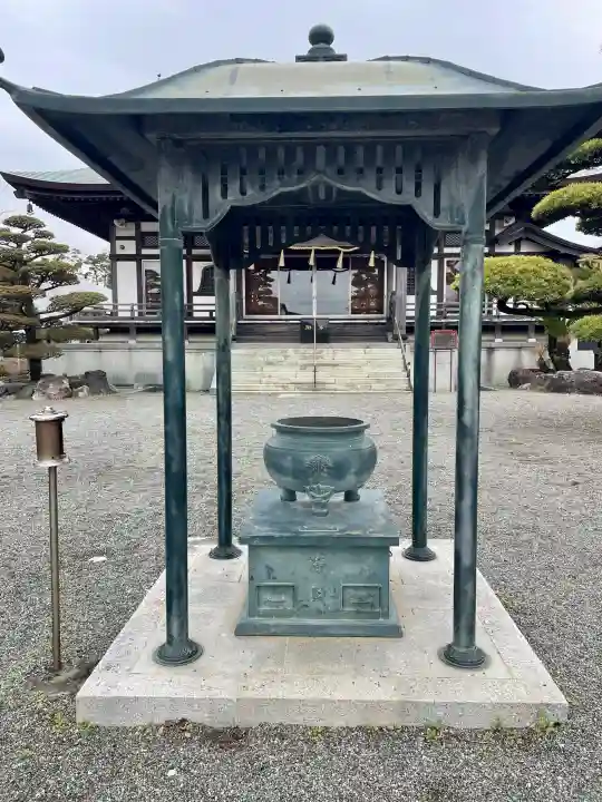 興全寺の{uncategorized: "未分類", other: "その他", undefined: "問題あり", building: "その他建物", grave: "お墓", sacred_gate: "鳥居", guardian: "狛犬", statue: "像", buddha: "仏像", history: "歴史", nature: "自然", garden: "庭園", animal: "動物", pagoda: "塔", temizu: "手水舎", mountain_gate: "山門・神門", sanctuary: "本殿・本堂", subordinate: "末社・摂社", art: "芸術", scenery: "景色", jizo: "地蔵", ema: "絵馬", goshuin: "御朱印", omikuji: "おみくじ", items: "授与品その他", amulet: "お守り", goshuincho: "御朱印帳", eats: "食事", festival: "お祭り", votive_dance: "神楽", shichigosan: "七五三参", wedding: "結婚式", experience: "体験その他", initially: "初詣", around: "周辺", anti_infection: "感染症対策"}