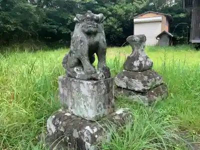 神明神社の狛犬