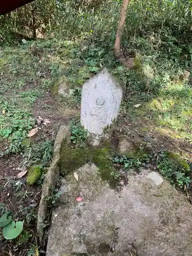 三岩稲荷神社の建物その他