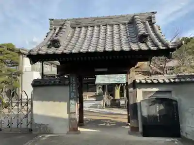 泉蔵寺の山門・神門