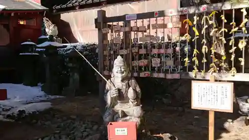 日光二荒山神社中宮祠の像