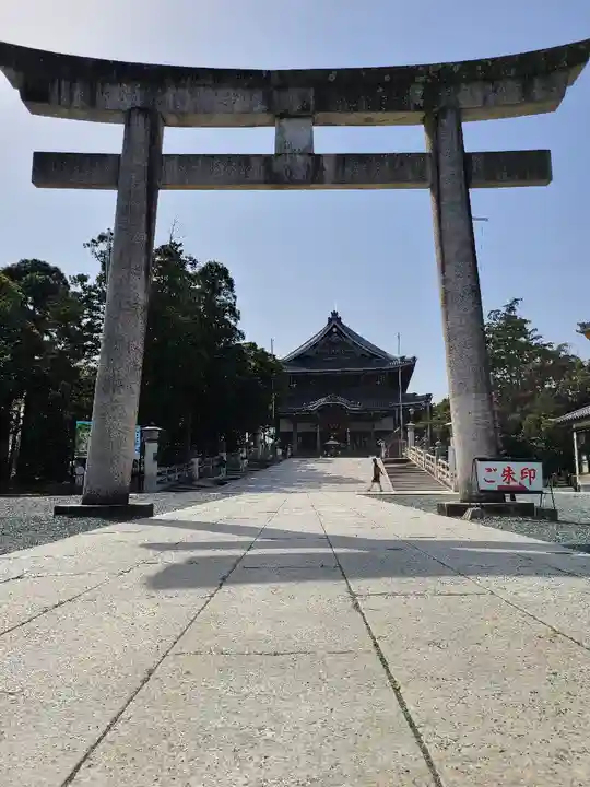 豊川閣 妙厳寺の鳥居