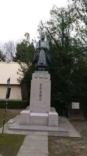 玉造稲荷神社の像