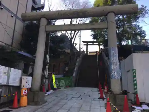西久保八幡神社の鳥居