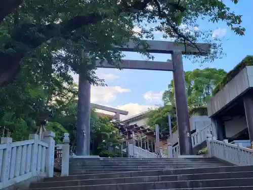 伊勢山皇大神宮の鳥居