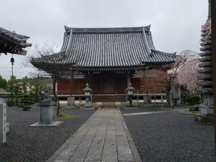 長福寺の本殿・本堂