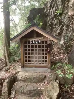 桃太郎神社（栗栖）の末社・摂社