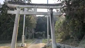 天満神社の{uncategorized: "未分類", other: "その他", undefined: "問題あり", building: "その他建物", grave: "お墓", sacred_gate: "鳥居", guardian: "狛犬", statue: "像", buddha: "仏像", history: "歴史", nature: "自然", garden: "庭園", animal: "動物", pagoda: "塔", temizu: "手水舎", mountain_gate: "山門・神門", sanctuary: "本殿・本堂", subordinate: "末社・摂社", art: "芸術", scenery: "景色", jizo: "地蔵", ema: "絵馬", goshuin: "御朱印", omikuji: "おみくじ", items: "授与品その他", amulet: "お守り", goshuincho: "御朱印帳", eats: "食事", festival: "お祭り", votive_dance: "神楽", shichigosan: "七五三参", wedding: "結婚式", experience: "体験その他", initially: "初詣", around: "周辺", anti_infection: "感染症対策"}
