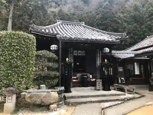 法起院の本殿・本堂