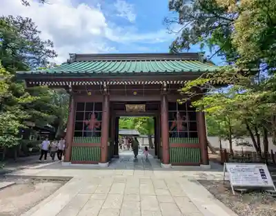 高徳院の山門・神門