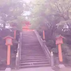 穴八幡宮の建物その他