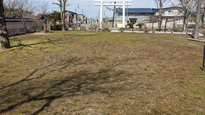 霧多布神社の庭園