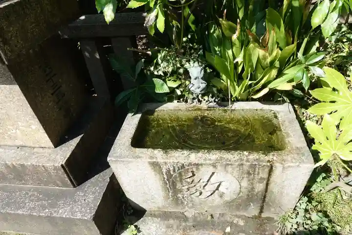 真田山 三光神社の手水舎