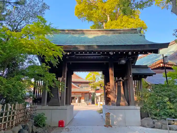寒川神社の山門・神門
