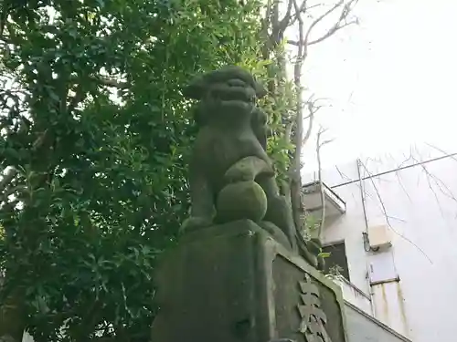 諏訪神社の狛犬