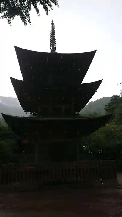前山寺の塔