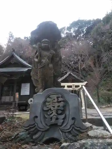 瑠璃光寺の像