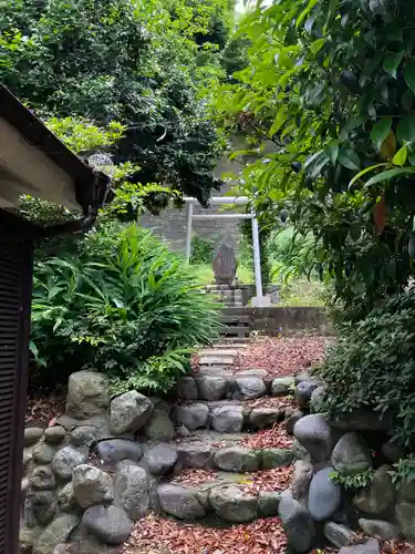 西森稲荷大明神の末社