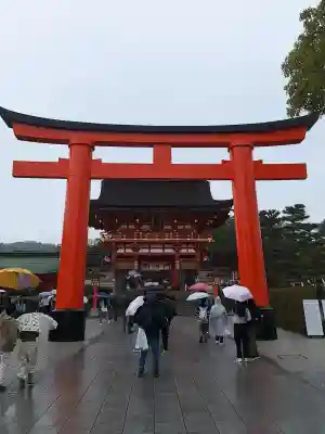 伏見稲荷大社の{uncategorized: "未分類", other: "その他", undefined: "問題あり", building: "その他建物", grave: "お墓", sacred_gate: "鳥居", guardian: "狛犬", statue: "像", buddha: "仏像", history: "歴史", nature: "自然", garden: "庭園", animal: "動物", pagoda: "塔", temizu: "手水舎", mountain_gate: "山門・神門", sanctuary: "本殿・本堂", subordinate: "末社・摂社", art: "芸術", scenery: "景色", jizo: "地蔵", ema: "絵馬", goshuin: "御朱印", omikuji: "おみくじ", items: "授与品その他", amulet: "お守り", goshuincho: "御朱印帳", eats: "食事", festival: "お祭り", votive_dance: "神楽", shichigosan: "七五三参", wedding: "結婚式", experience: "体験その他", initially: "初詣", around: "周辺", anti_infection: "感染症対策"}