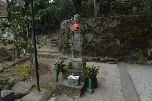 大窪寺の像