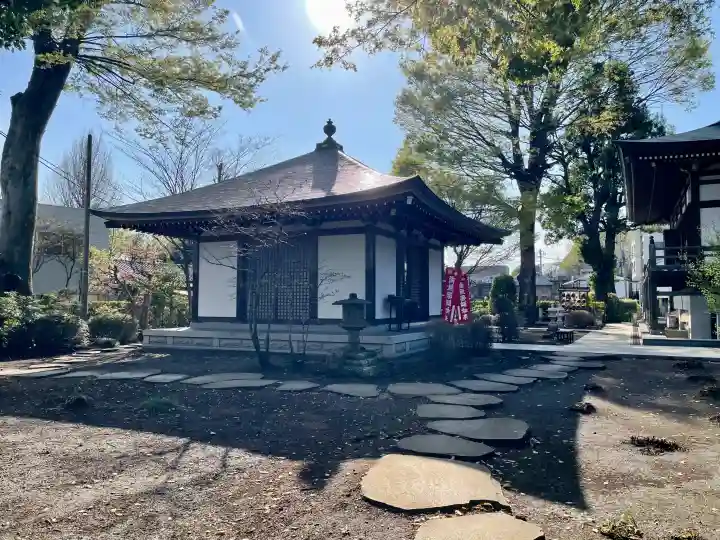 金蔵院の{uncategorized: "未分類", other: "その他", undefined: "問題あり", building: "その他建物", grave: "お墓", sacred_gate: "鳥居", guardian: "狛犬", statue: "像", buddha: "仏像", history: "歴史", nature: "自然", garden: "庭園", animal: "動物", pagoda: "塔", temizu: "手水舎", mountain_gate: "山門・神門", sanctuary: "本殿・本堂", subordinate: "末社・摂社", art: "芸術", scenery: "景色", jizo: "地蔵", ema: "絵馬", goshuin: "御朱印", omikuji: "おみくじ", items: "授与品その他", amulet: "お守り", goshuincho: "御朱印帳", eats: "食事", festival: "お祭り", votive_dance: "神楽", shichigosan: "七五三参", wedding: "結婚式", experience: "体験その他", initially: "初詣", around: "周辺", anti_infection: "感染症対策"}