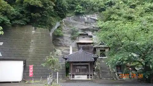 那古寺の末社