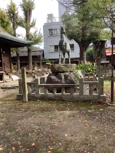 闇之森八幡社の狛犬