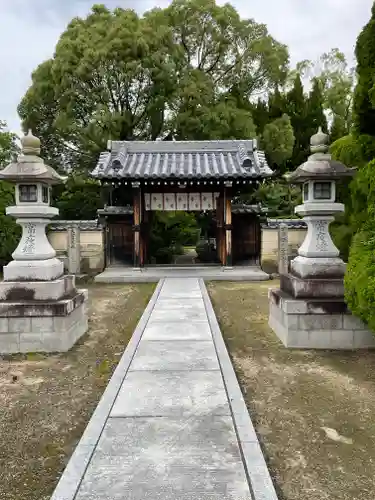 松林寺の山門