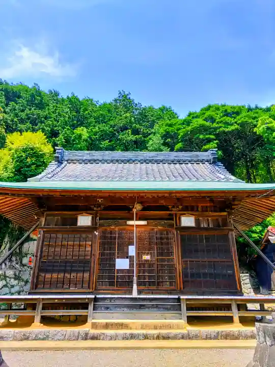 岩上神社の本殿・本堂