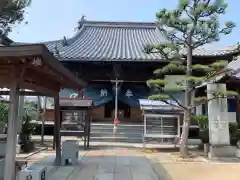 西林寺の本殿