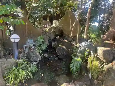 検見川神社の{uncategorized: "未分類", other: "その他", undefined: "問題あり", building: "その他建物", grave: "お墓", sacred_gate: "鳥居", guardian: "狛犬", statue: "像", buddha: "仏像", history: "歴史", nature: "自然", garden: "庭園", animal: "動物", pagoda: "塔", temizu: "手水舎", mountain_gate: "山門・神門", sanctuary: "本殿・本堂", subordinate: "末社・摂社", art: "芸術", scenery: "景色", jizo: "地蔵", ema: "絵馬", goshuin: "御朱印", omikuji: "おみくじ", items: "授与品その他", amulet: "お守り", goshuincho: "御朱印帳", eats: "食事", festival: "お祭り", votive_dance: "神楽", shichigosan: "七五三参", wedding: "結婚式", experience: "体験その他", initially: "初詣", around: "周辺", anti_infection: "感染症対策"}