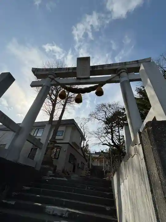 厳島神社の{uncategorized: "未分類", other: "その他", undefined: "問題あり", building: "その他建物", grave: "お墓", sacred_gate: "鳥居", guardian: "狛犬", statue: "像", buddha: "仏像", history: "歴史", nature: "自然", garden: "庭園", animal: "動物", pagoda: "塔", temizu: "手水舎", mountain_gate: "山門・神門", sanctuary: "本殿・本堂", subordinate: "末社・摂社", art: "芸術", scenery: "景色", jizo: "地蔵", ema: "絵馬", goshuin: "御朱印", omikuji: "おみくじ", items: "授与品その他", amulet: "お守り", goshuincho: "御朱印帳", eats: "食事", festival: "お祭り", votive_dance: "神楽", shichigosan: "七五三参", wedding: "結婚式", experience: "体験その他", initially: "初詣", around: "周辺", anti_infection: "感染症対策"}