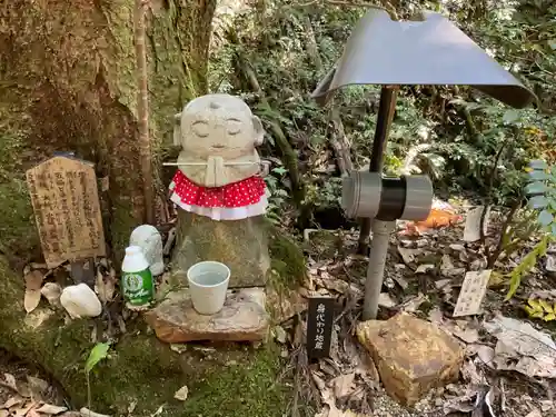 不動明王堂（不動明王の滝）の地蔵
