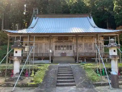 長瀧寺の本殿・本堂