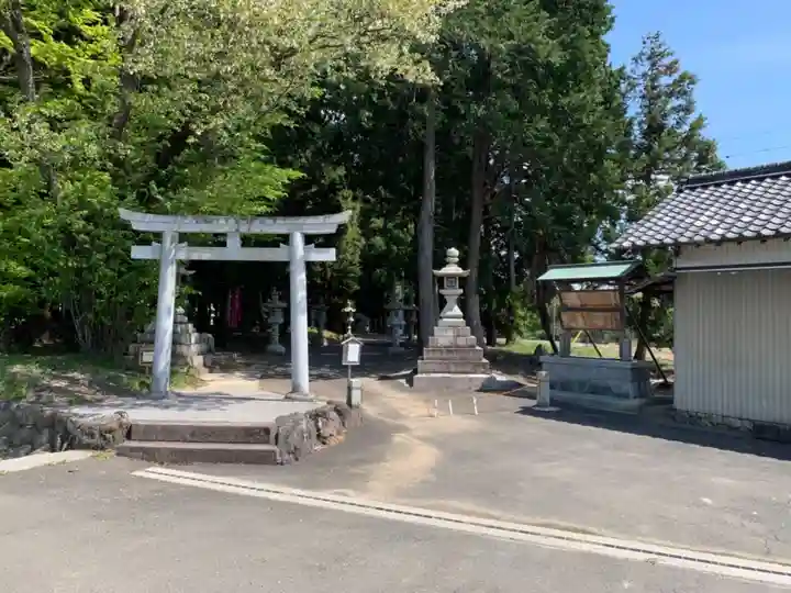 東一色大谷神社の鳥居