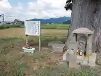 穴地十二大明神のその他建物