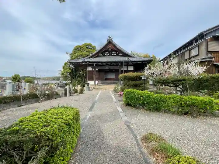法雲寺の{uncategorized: "未分類", other: "その他", undefined: "問題あり", building: "その他建物", grave: "お墓", sacred_gate: "鳥居", guardian: "狛犬", statue: "像", buddha: "仏像", history: "歴史", nature: "自然", garden: "庭園", animal: "動物", pagoda: "塔", temizu: "手水舎", mountain_gate: "山門・神門", sanctuary: "本殿・本堂", subordinate: "末社・摂社", art: "芸術", scenery: "景色", jizo: "地蔵", ema: "絵馬", goshuin: "御朱印", omikuji: "おみくじ", items: "授与品その他", amulet: "お守り", goshuincho: "御朱印帳", eats: "食事", festival: "お祭り", votive_dance: "神楽", shichigosan: "七五三参", wedding: "結婚式", experience: "体験その他", initially: "初詣", around: "周辺", anti_infection: "感染症対策"}