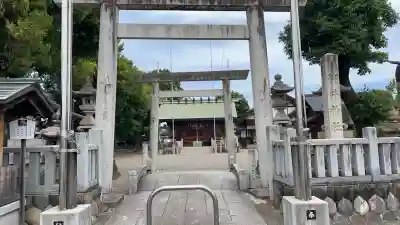 御井神社の{uncategorized: "未分類", other: "その他", undefined: "問題あり", building: "その他建物", grave: "お墓", sacred_gate: "鳥居", guardian: "狛犬", statue: "像", buddha: "仏像", history: "歴史", nature: "自然", garden: "庭園", animal: "動物", pagoda: "塔", temizu: "手水舎", mountain_gate: "山門・神門", sanctuary: "本殿・本堂", subordinate: "末社・摂社", art: "芸術", scenery: "景色", jizo: "地蔵", ema: "絵馬", goshuin: "御朱印", omikuji: "おみくじ", items: "授与品その他", amulet: "お守り", goshuincho: "御朱印帳", eats: "食事", festival: "お祭り", votive_dance: "神楽", shichigosan: "七五三参", wedding: "結婚式", experience: "体験その他", initially: "初詣", around: "周辺", anti_infection: "感染症対策"}