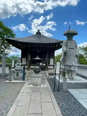 岡寺（龍蓋寺）の{uncategorized: "未分類", other: "その他", undefined: "問題あり", building: "その他建物", grave: "お墓", sacred_gate: "鳥居", guardian: "狛犬", statue: "像", buddha: "仏像", history: "歴史", nature: "自然", garden: "庭園", animal: "動物", pagoda: "塔", temizu: "手水舎", mountain_gate: "山門・神門", sanctuary: "本殿・本堂", subordinate: "末社・摂社", art: "芸術", scenery: "景色", jizo: "地蔵", ema: "絵馬", goshuin: "御朱印", omikuji: "おみくじ", items: "授与品その他", amulet: "お守り", goshuincho: "御朱印帳", eats: "食事", festival: "お祭り", votive_dance: "神楽", shichigosan: "七五三参", wedding: "結婚式", experience: "体験その他", initially: "初詣", around: "周辺", anti_infection: "感染症対策"}