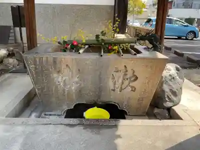 新羅神社の手水舎