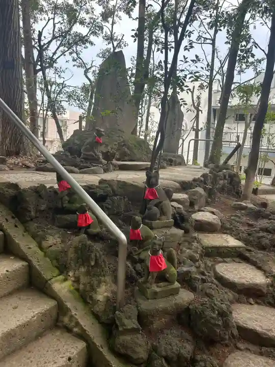 代々木八幡宮の{uncategorized: "未分類", other: "その他", undefined: "問題あり", building: "その他建物", grave: "お墓", sacred_gate: "鳥居", guardian: "狛犬", statue: "像", buddha: "仏像", history: "歴史", nature: "自然", garden: "庭園", animal: "動物", pagoda: "塔", temizu: "手水舎", mountain_gate: "山門・神門", sanctuary: "本殿・本堂", subordinate: "末社・摂社", art: "芸術", scenery: "景色", jizo: "地蔵", ema: "絵馬", goshuin: "御朱印", omikuji: "おみくじ", items: "授与品その他", amulet: "お守り", goshuincho: "御朱印帳", eats: "食事", festival: "お祭り", votive_dance: "神楽", shichigosan: "七五三参", wedding: "結婚式", experience: "体験その他", initially: "初詣", around: "周辺", anti_infection: "感染症対策"}