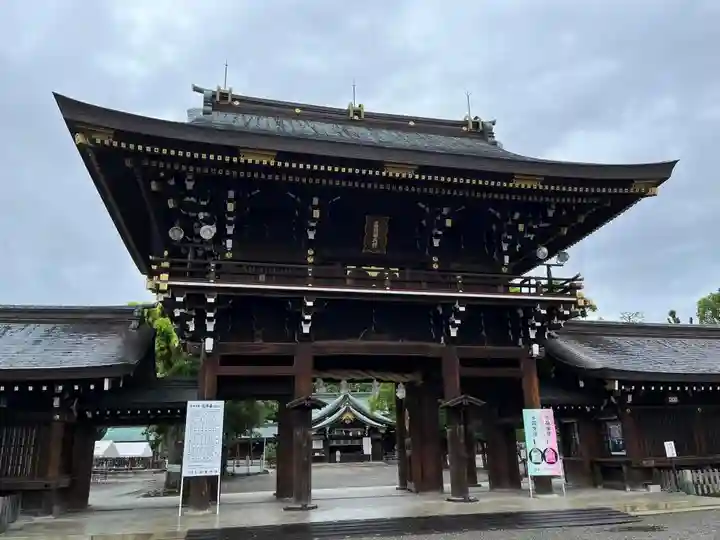 真清田神社の山門・神門