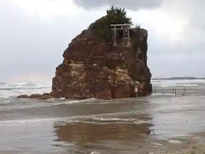 稲佐の浜 弁天島(島根県)