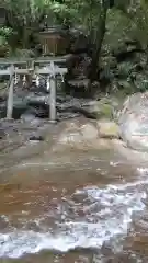 龍鎮神社の本殿