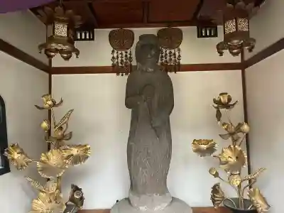 西向聖観世音菩薩の{uncategorized: "未分類", other: "その他", undefined: "問題あり", building: "その他建物", grave: "お墓", sacred_gate: "鳥居", guardian: "狛犬", statue: "像", buddha: "仏像", history: "歴史", nature: "自然", garden: "庭園", animal: "動物", pagoda: "塔", temizu: "手水舎", mountain_gate: "山門・神門", sanctuary: "本殿・本堂", subordinate: "末社・摂社", art: "芸術", scenery: "景色", jizo: "地蔵", ema: "絵馬", goshuin: "御朱印", omikuji: "おみくじ", items: "授与品その他", amulet: "お守り", goshuincho: "御朱印帳", eats: "食事", festival: "お祭り", votive_dance: "神楽", shichigosan: "七五三参", wedding: "結婚式", experience: "体験その他", initially: "初詣", around: "周辺", anti_infection: "感染症対策"}
