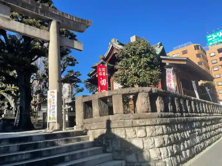 大鳥神社の{uncategorized: "未分類", other: "その他", undefined: "問題あり", building: "その他建物", grave: "お墓", sacred_gate: "鳥居", guardian: "狛犬", statue: "像", buddha: "仏像", history: "歴史", nature: "自然", garden: "庭園", animal: "動物", pagoda: "塔", temizu: "手水舎", mountain_gate: "山門・神門", sanctuary: "本殿・本堂", subordinate: "末社・摂社", art: "芸術", scenery: "景色", jizo: "地蔵", ema: "絵馬", goshuin: "御朱印", omikuji: "おみくじ", items: "授与品その他", amulet: "お守り", goshuincho: "御朱印帳", eats: "食事", festival: "お祭り", votive_dance: "神楽", shichigosan: "七五三参", wedding: "結婚式", experience: "体験その他", initially: "初詣", around: "周辺", anti_infection: "感染症対策"}