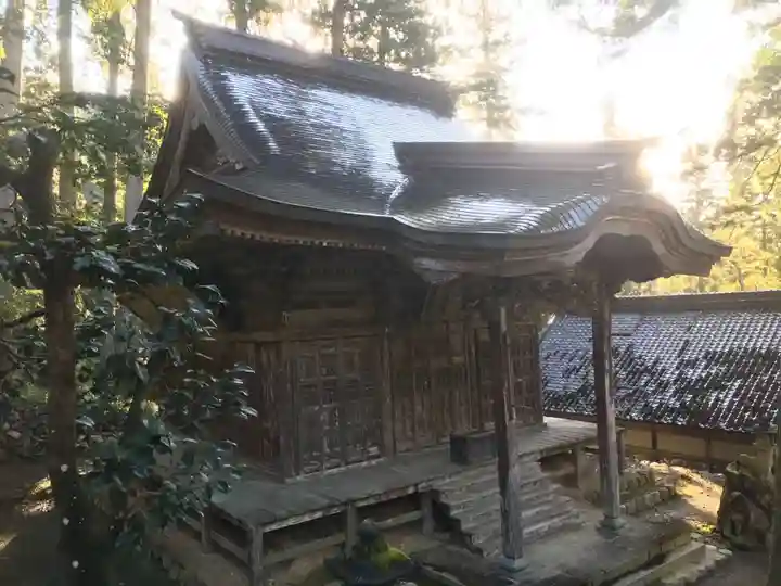 華厳寺の本殿・本堂