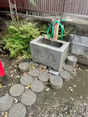 馬場子育稲荷神社の{uncategorized: "未分類", other: "その他", undefined: "問題あり", building: "その他建物", grave: "お墓", sacred_gate: "鳥居", guardian: "狛犬", statue: "像", buddha: "仏像", history: "歴史", nature: "自然", garden: "庭園", animal: "動物", pagoda: "塔", temizu: "手水舎", mountain_gate: "山門・神門", sanctuary: "本殿・本堂", subordinate: "末社・摂社", art: "芸術", scenery: "景色", jizo: "地蔵", ema: "絵馬", goshuin: "御朱印", omikuji: "おみくじ", items: "授与品その他", amulet: "お守り", goshuincho: "御朱印帳", eats: "食事", festival: "お祭り", votive_dance: "神楽", shichigosan: "七五三参", wedding: "結婚式", experience: "体験その他", initially: "初詣", around: "周辺", anti_infection: "感染症対策"}