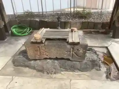 物部神社の手水舎